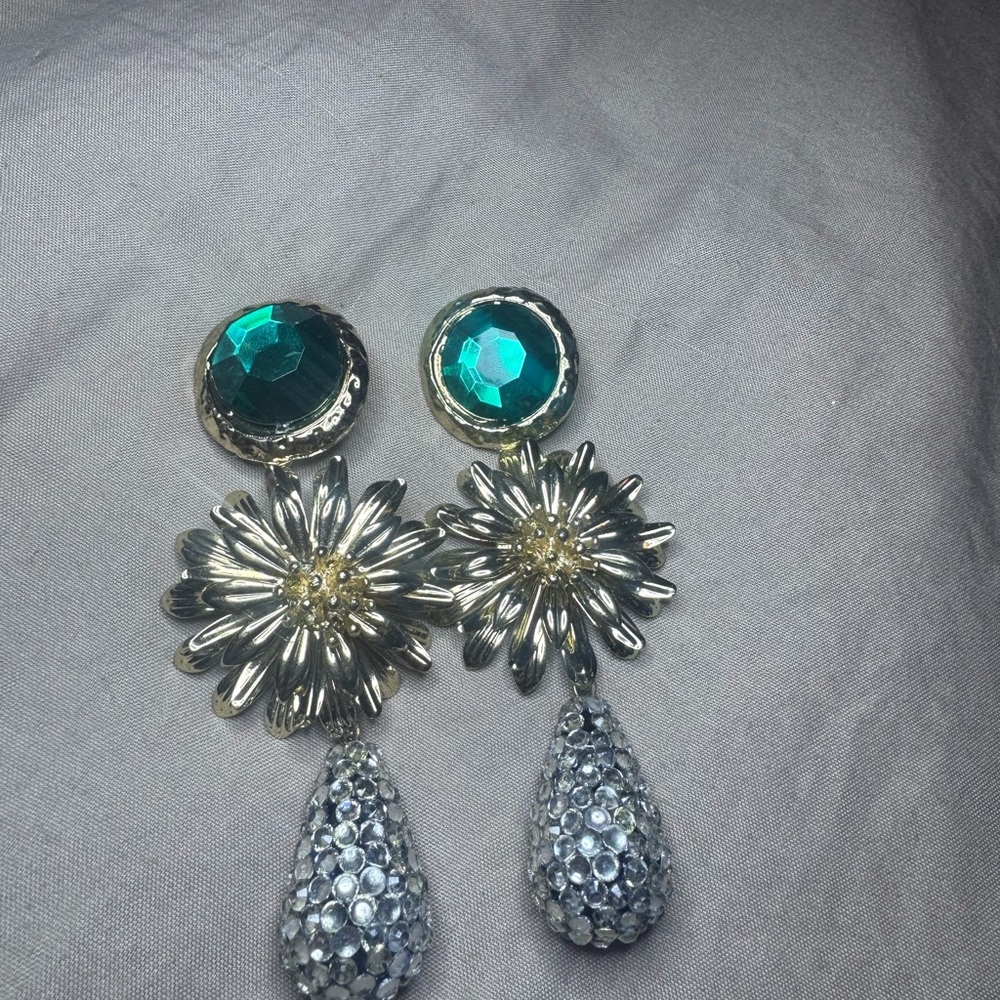 Chic Silver and Teal Gemstone Floral Earrings